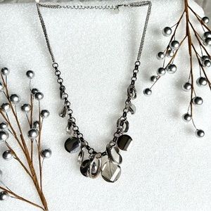Silver & hematite tone dramatic necklace w/crystals, chunky chain & faceted glas